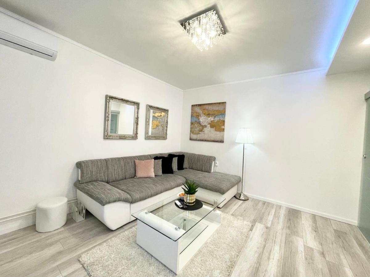 Apartment Mimoza 1 Otocsán Kültér fotó