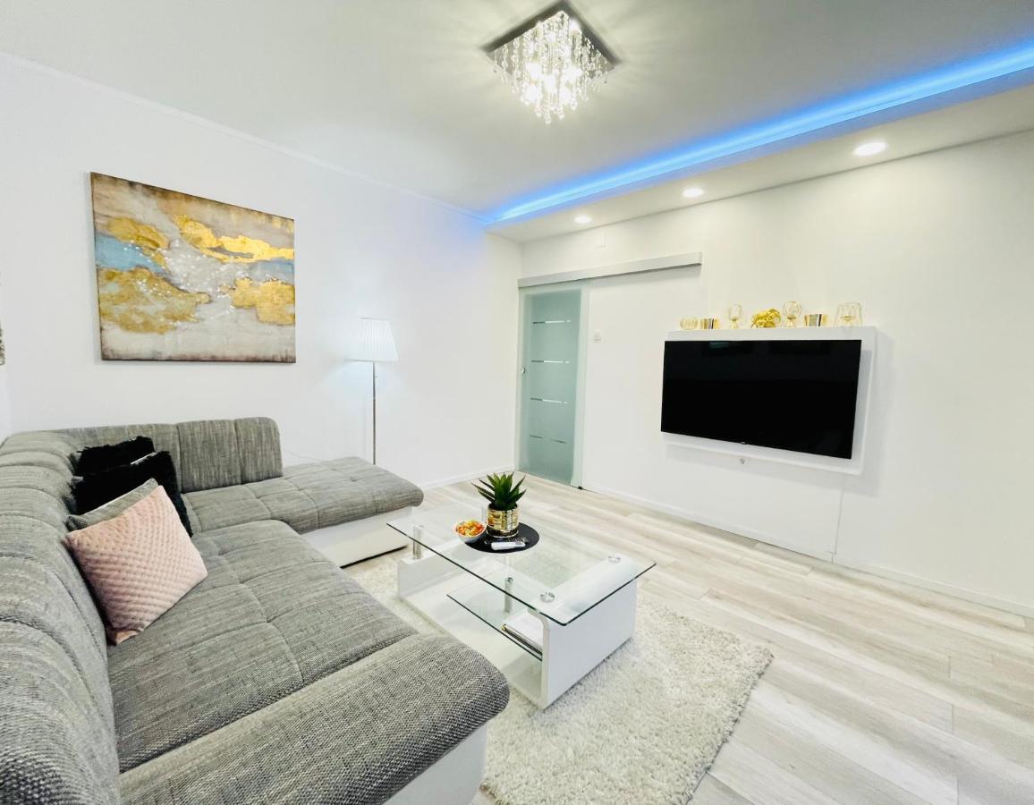 Apartment Mimoza 1 Otocsán Kültér fotó