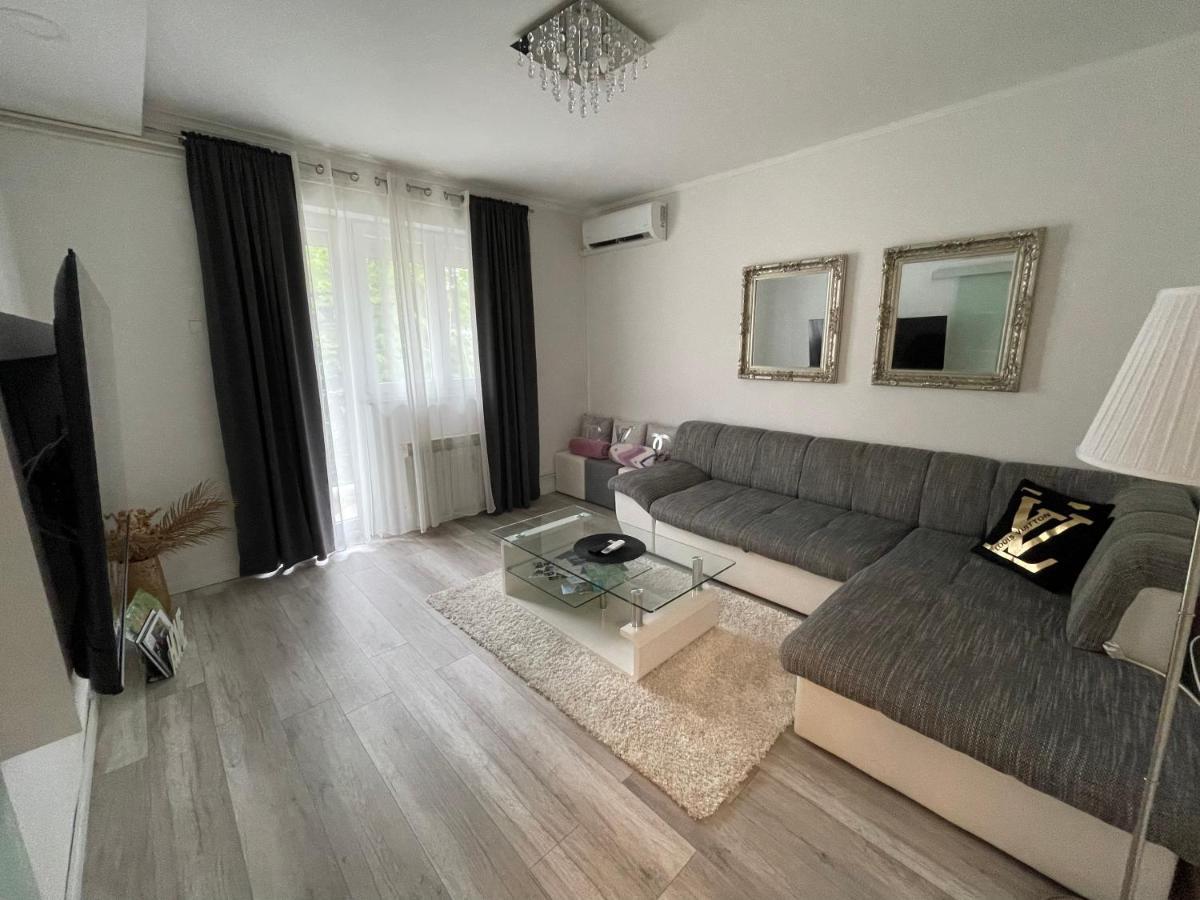 Apartment Mimoza 1 Otocsán Kültér fotó